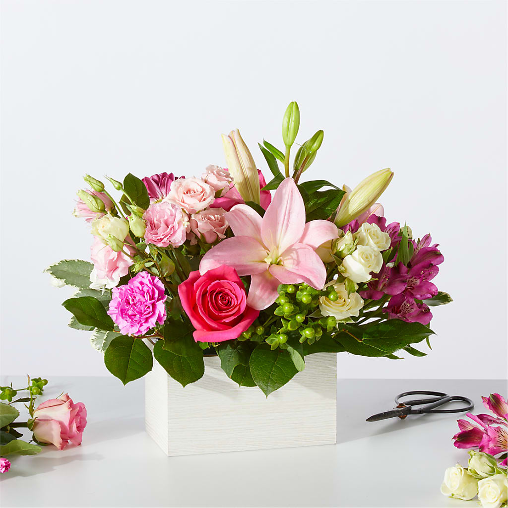 Sweetberry Box – A Florist Original – C & C SENSATIONS, Waynesboro VA