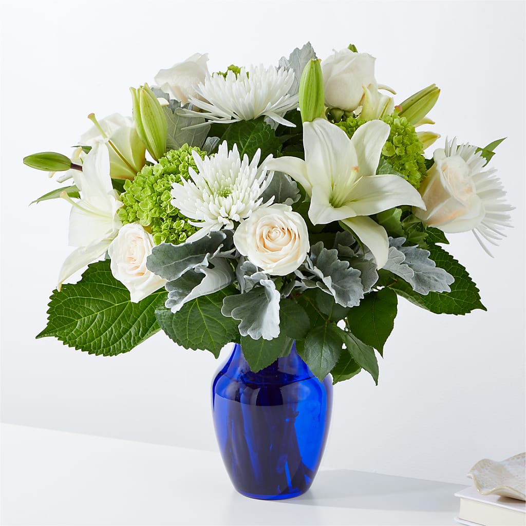 Snowy Dreams Bouquet – C & C SENSATIONS, Waynesboro VA