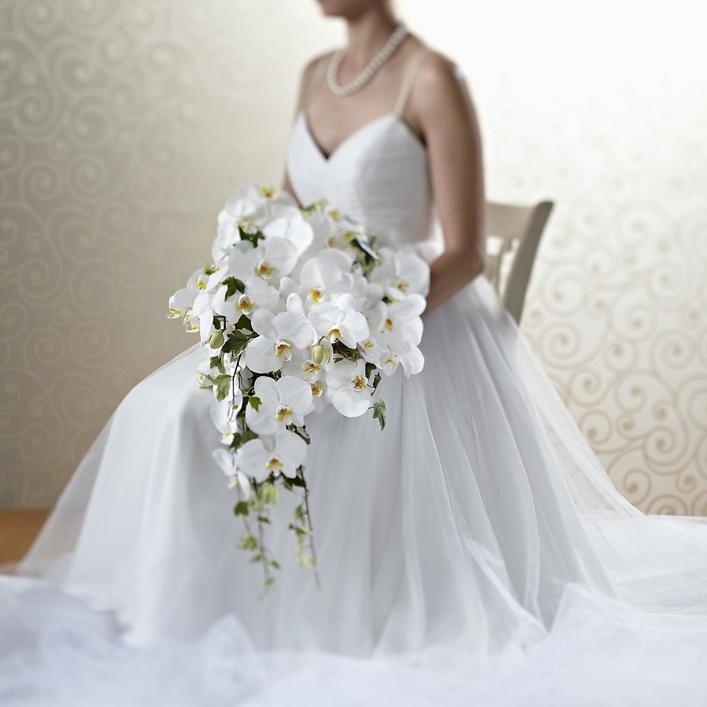 Classic White Bouquet – C & C SENSATIONS, Waynesboro VA