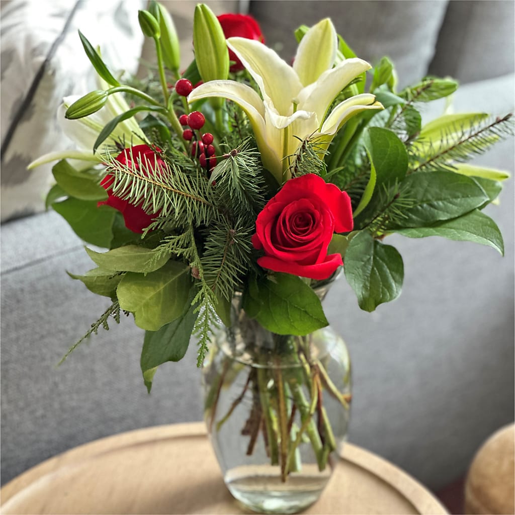 Sparkling Snowflakes Bouquet – C & C SENSATIONS, Waynesboro VA