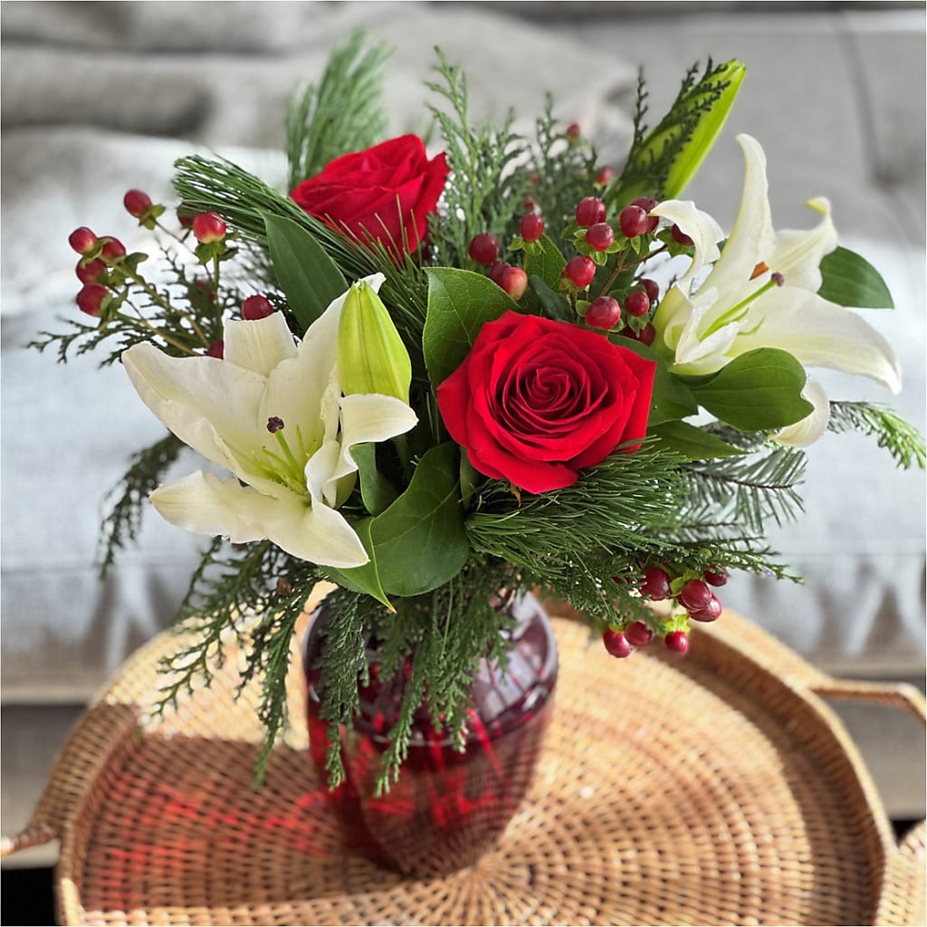 Evergreen Delight Bouquet – C & C SENSATIONS, Waynesboro VA